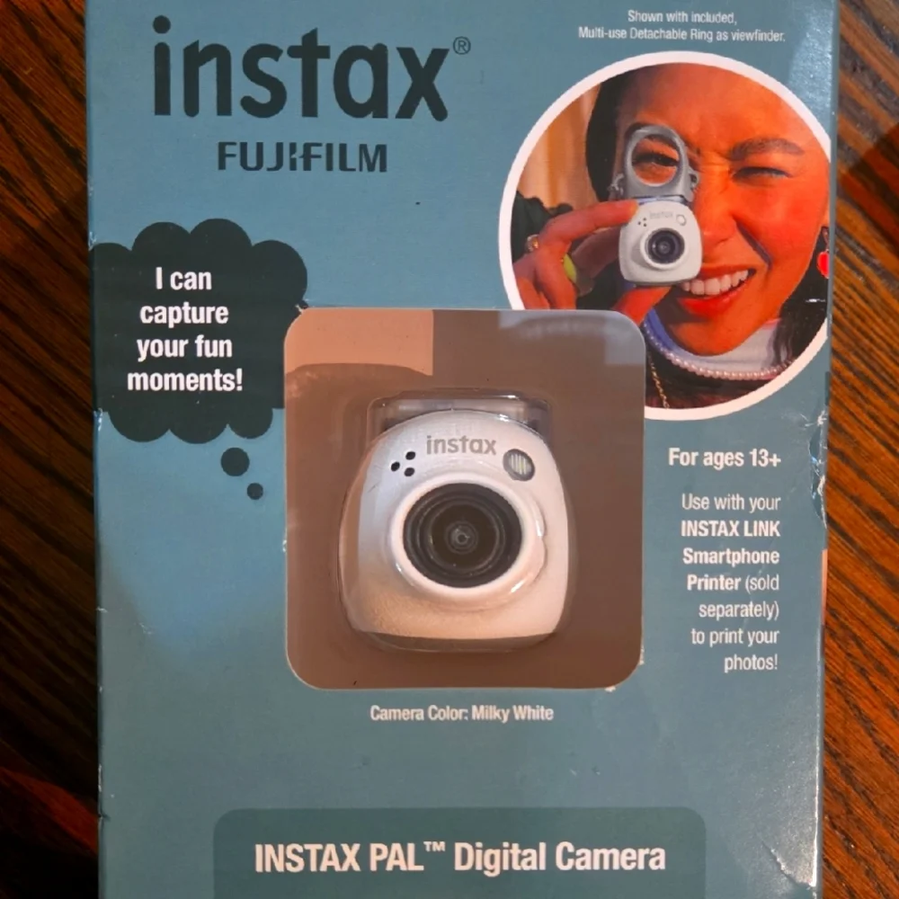 Fujifilm Instax PAL Camera in Milky White *nib